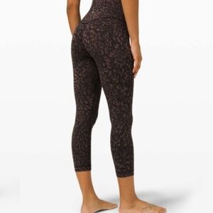 Lululemon Aling Crops Wild Thing Camo Brown size 8